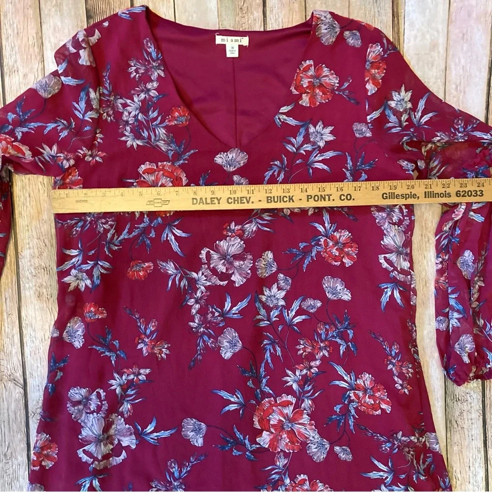 Miami Sheer Lined M Floral Dress Sheer Long Sleeves Cinched at Wrist V-Neck